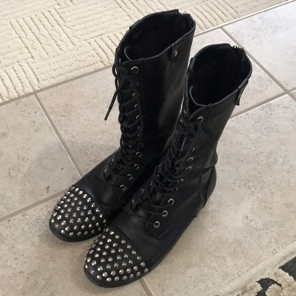 Boots - Picture 2 of 4